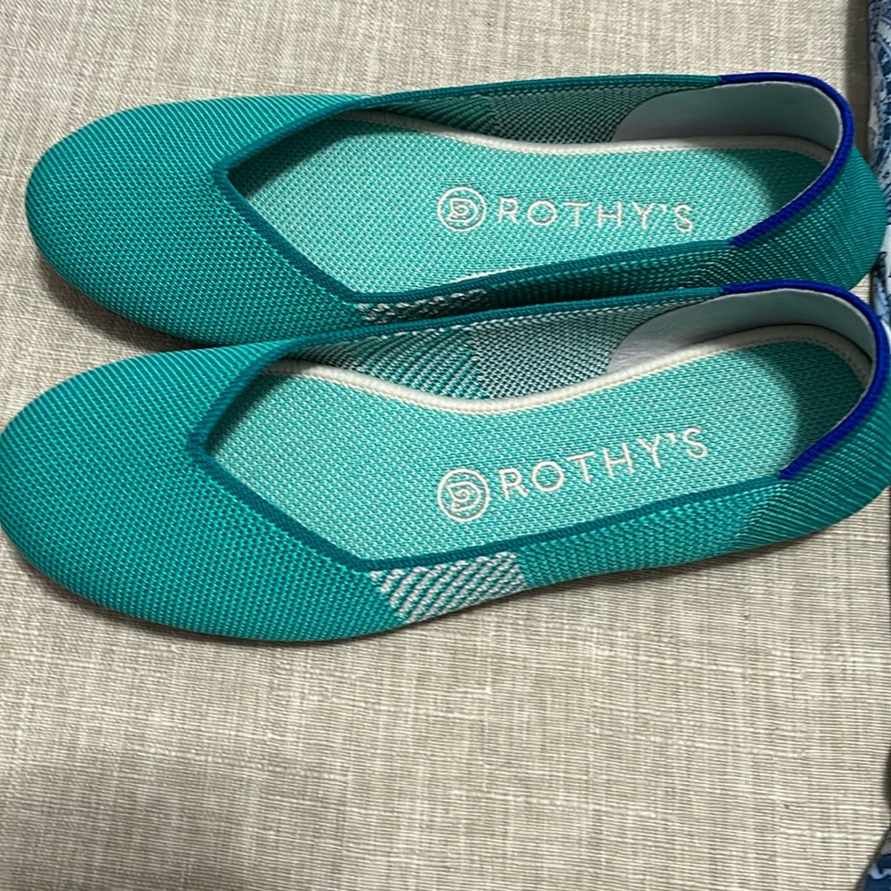 Rothy’s Round Ballet Flats in Calypso Green Size 8